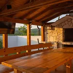 Casa Natura With 40m2 Pool Near Makarska Willa