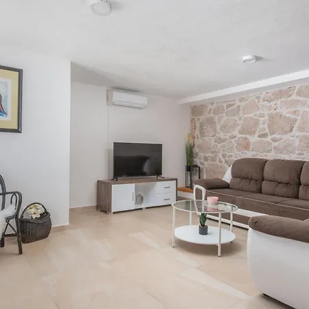 Villa Traditional Comfort Casa Natura With 36m2 Pool Slivno (Split-Dalmatia)