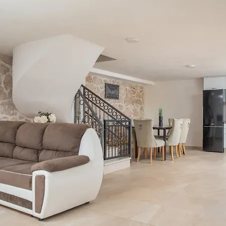 Casa Natura With 40m2 Pool Near Makarska Βίλα Slivno (Split-Dalmatia)