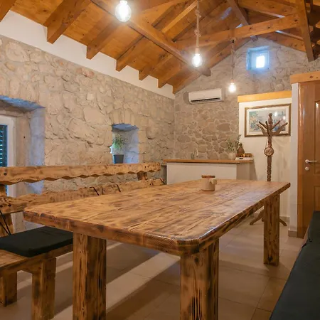 Casa Natura With 40m2 Pool Near Makarska Βίλα *