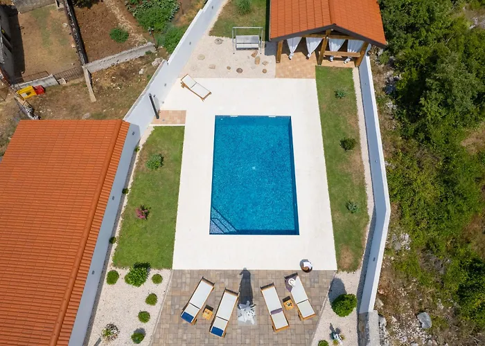 Casa Natura With 40m2 Pool Near Makarska