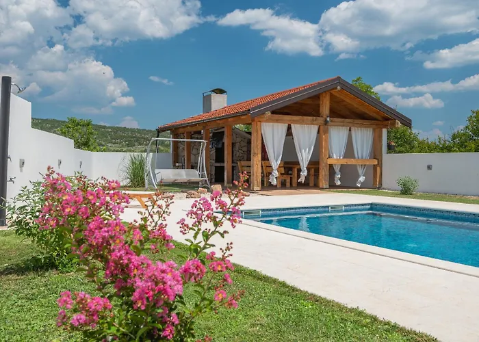 Casa Natura With 40m2 Pool Near Makarska *