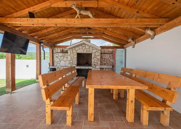 Casa Natura With 40m2 Pool Near Makarska *